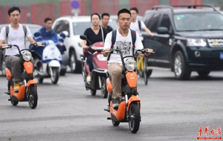 湖南：新田交警上門服務(wù)，電動自行車注冊登記一站完成