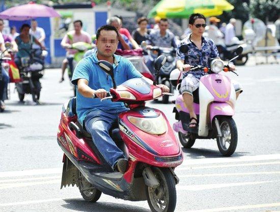 江蘇：@淮陰人，下月起騎電動車務(wù)必做到四點(diǎn)！