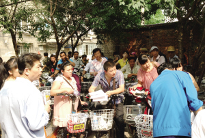 遼寧：鐵嶺市電動(dòng)車登記上牌工作全面展開(kāi)  交警已辦理電動(dòng)車號(hào)牌300多副