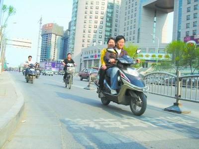 河南：駐馬店電動(dòng)車在哪掛牌？對加篷電動(dòng)車如何管理？最新解讀來了
