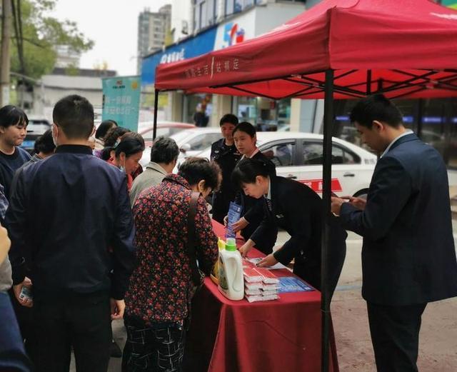 浙江：不用跑車管所！嘉興市民家門口就能給電動(dòng)車上牌照了