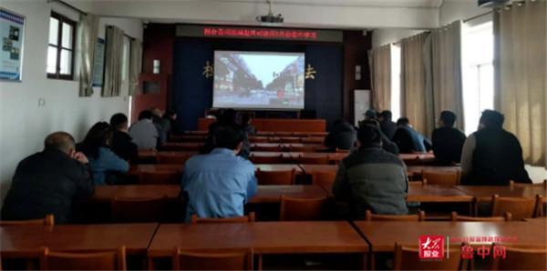 山東：桓臺(tái)縣司法局起鳳司法所組織社區(qū)矯正對(duì)象開(kāi)展防詐騙宣傳
