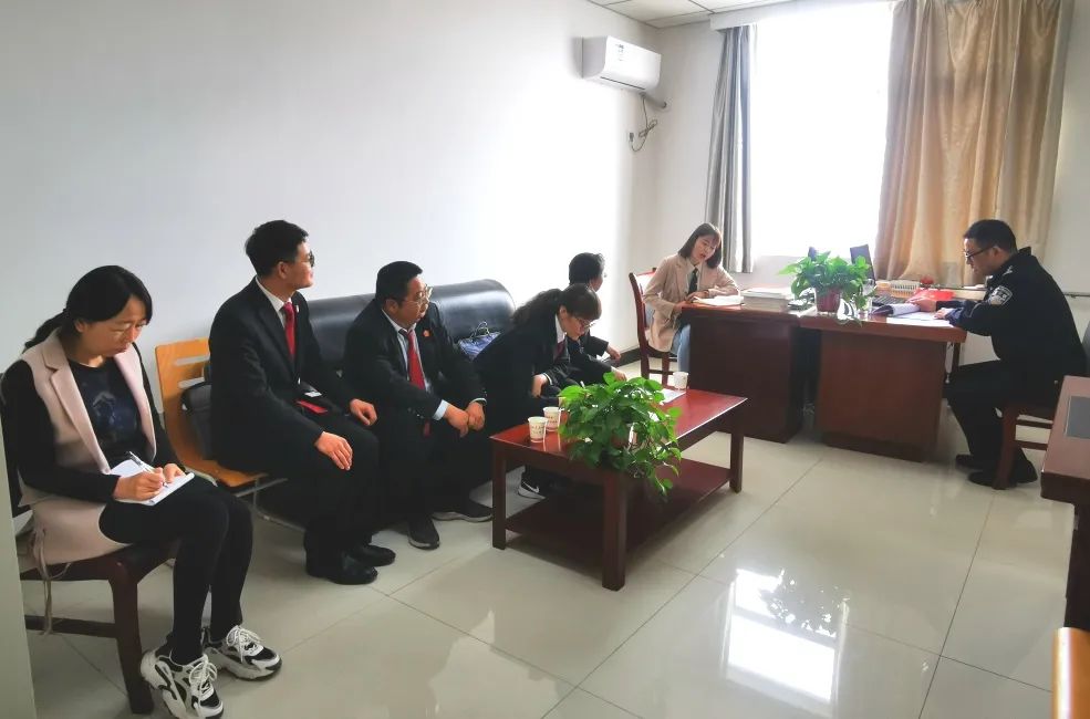 陜西：法與情的共融，銅川市新區(qū)審判庭積極開展社區(qū)矯正人員教育回訪工作