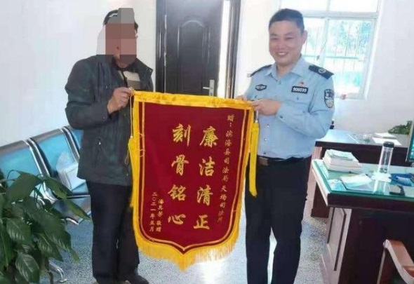 江蘇：濱?！皽厍槌C正”獲好評